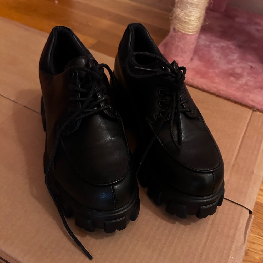 fashion black shoes